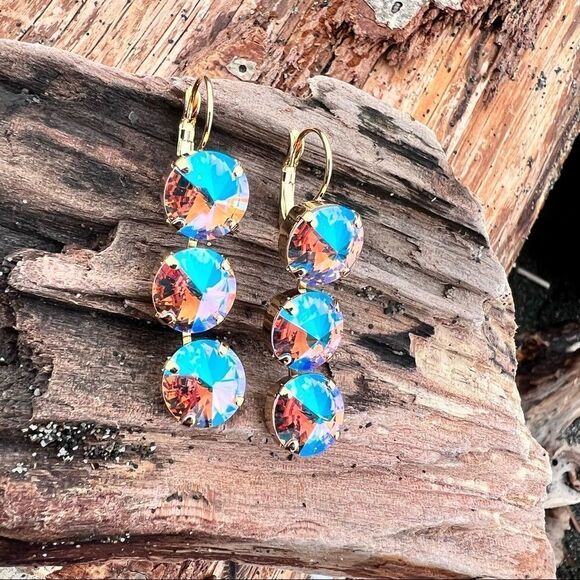 Handcrafted Earrings with Shimmering Swarovski Crystals - Picture 5 of 7